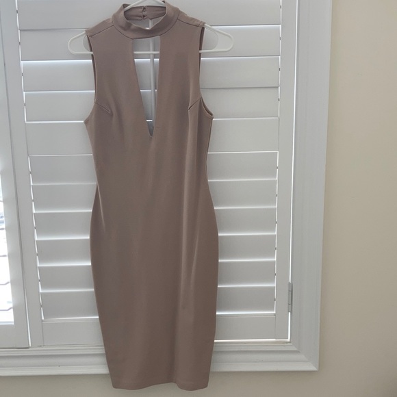 Dress - Picture 1 of 3